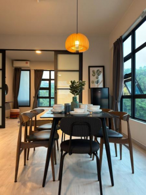Jesselton Quay l Deluxe l Family Suite l 2 bedrooms 2 bathrooms l Sunset Seaview